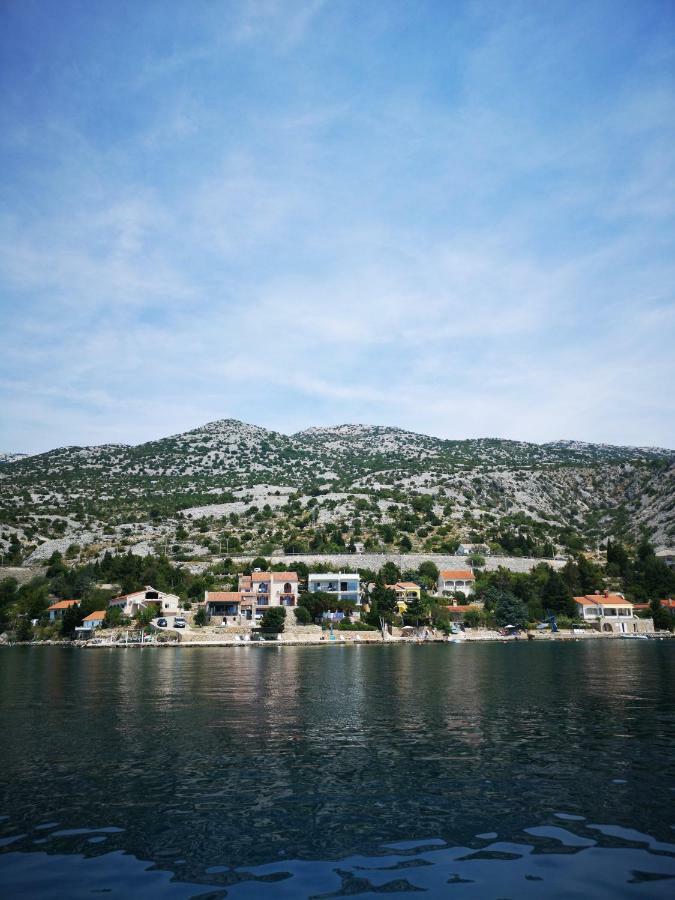 Holiday House Maretta - Apartment No 1 Lukovo Sugarje Exterior photo
